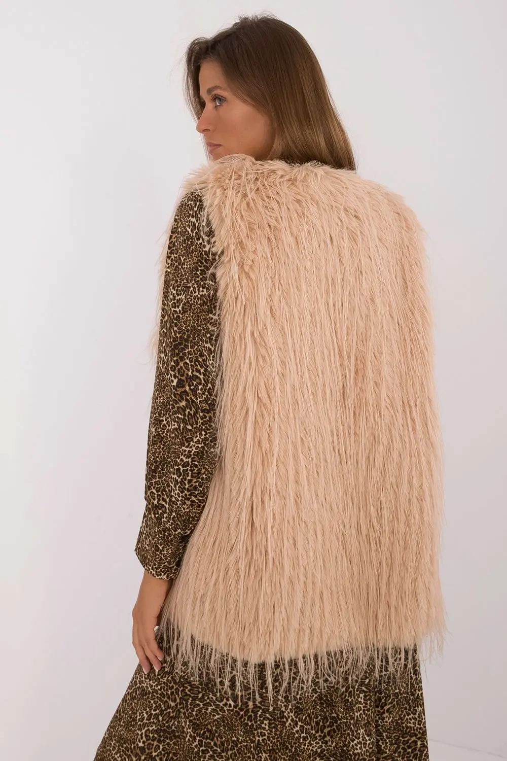 Gilet en fausse fourrure brun à capuche – Image 3