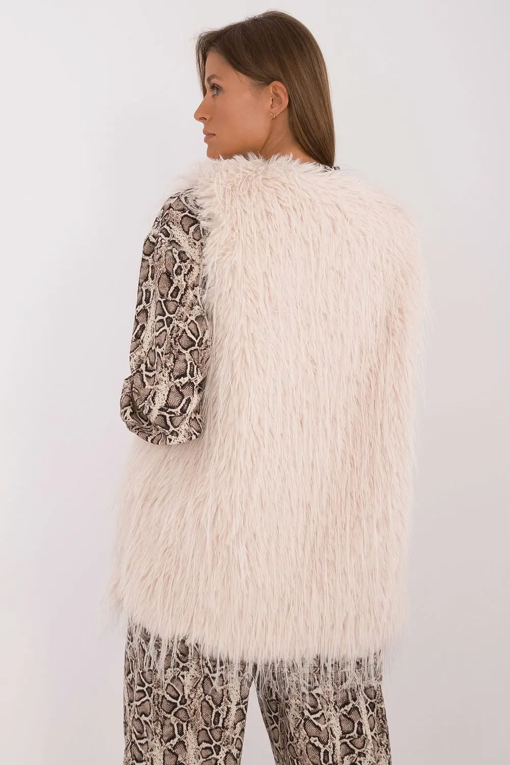 Gilet en fausse fourrure beige à capuche – Image 3