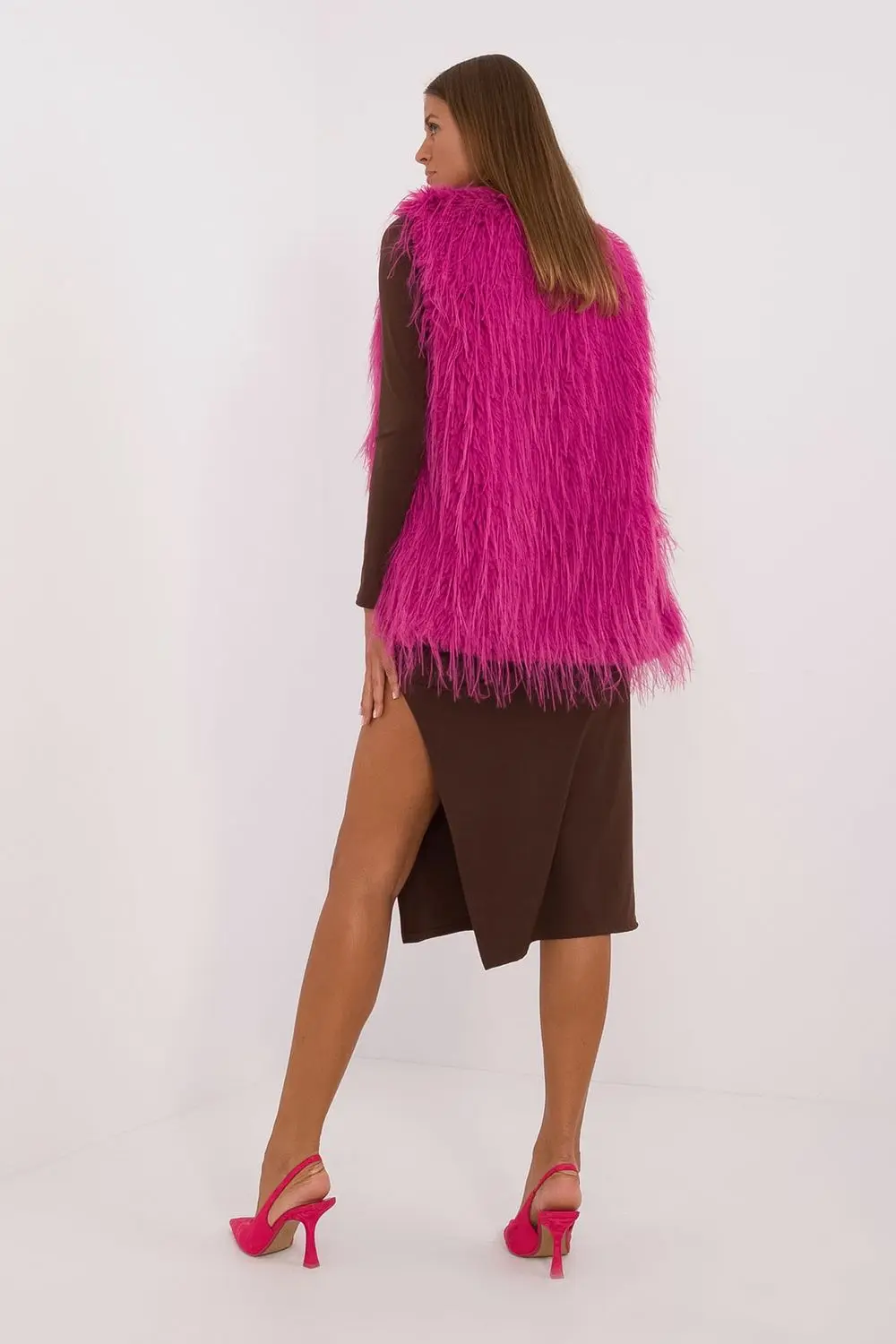 Gilet en fausse fourrure rose à capuche – Image 3
