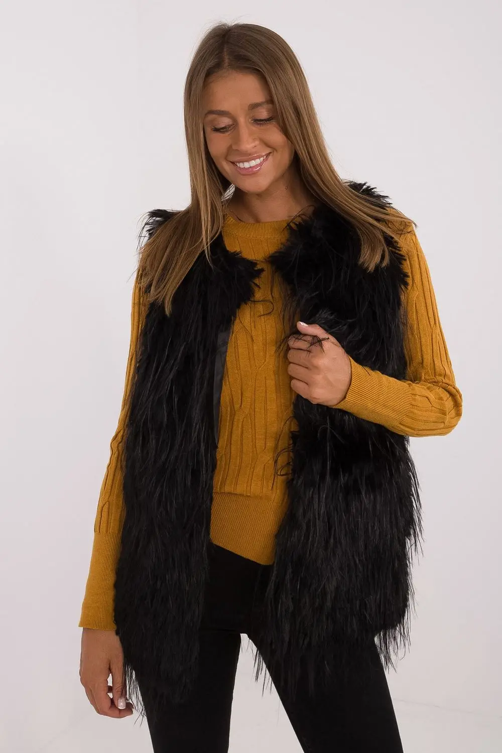 Gilet en fausse fourrure noir à capuche