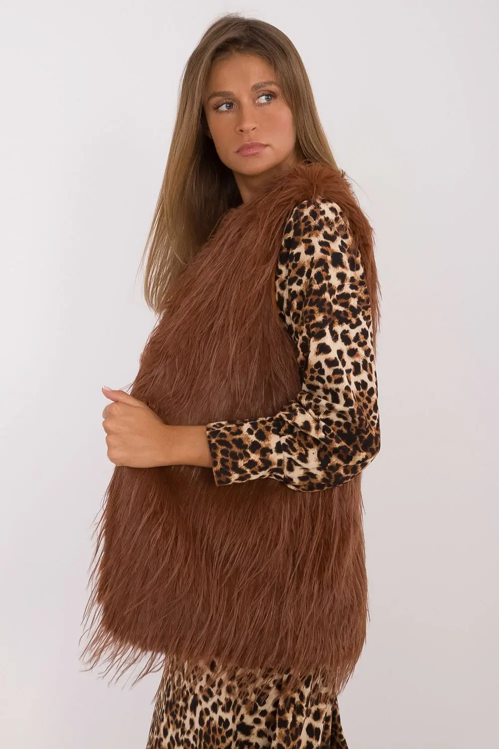 Gilet en fausse fourrure brun à capuche – Image 2