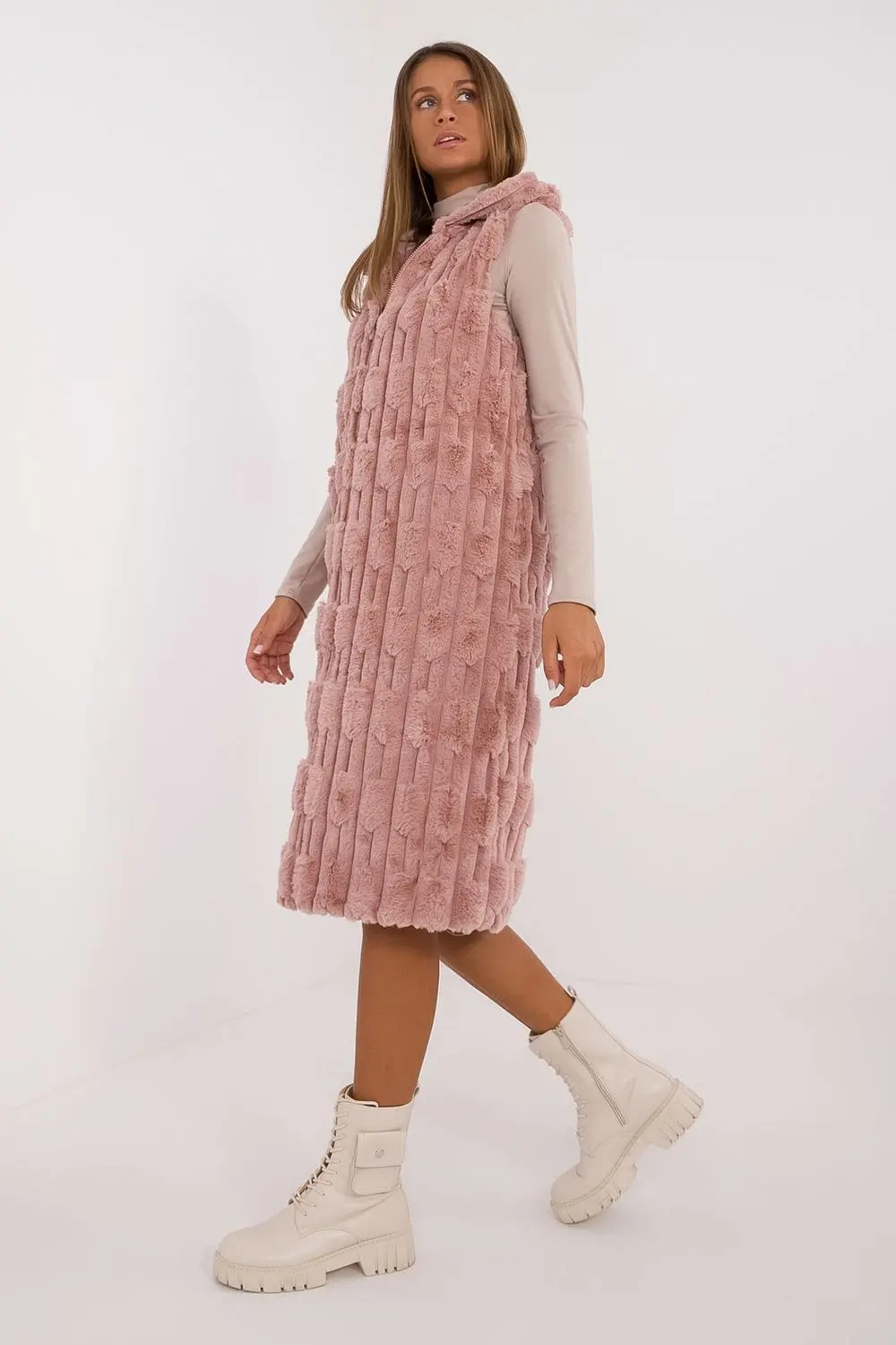 Gilet en fausse fourrure rose à capuche – Image 2