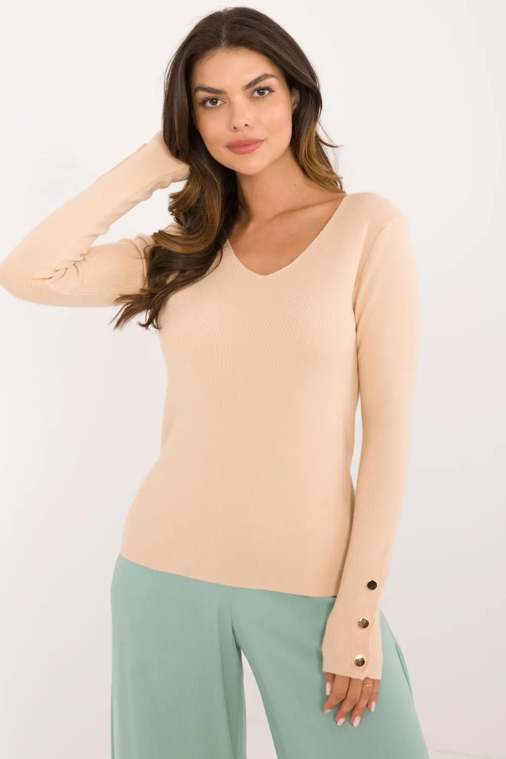 Chandail beige décolleté en V