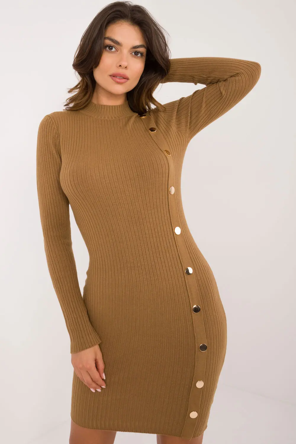 Robe brune col roulé