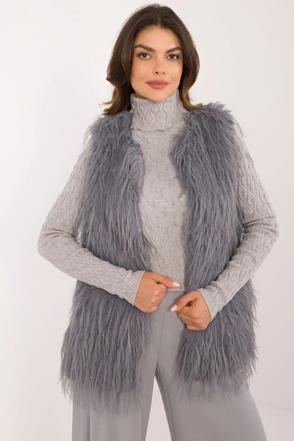 Gilet en fausse fourrure gris à capuche
