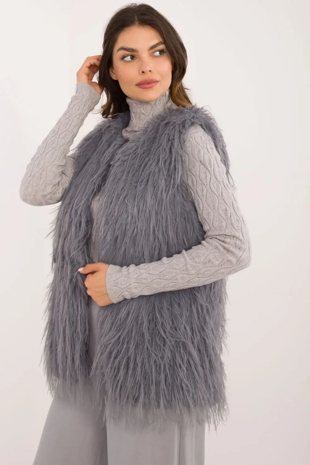 Gilet en fausse fourrure gris à capuche – Image 3
