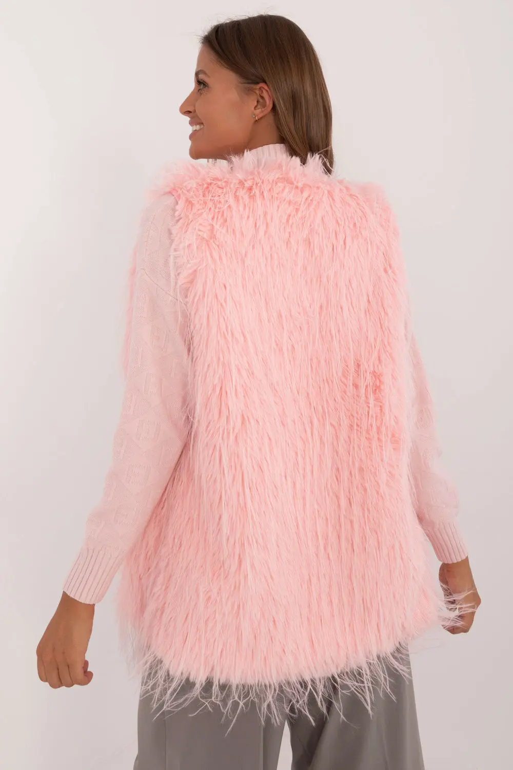 Gilet en fausse fourrure rose à capuche – Image 3