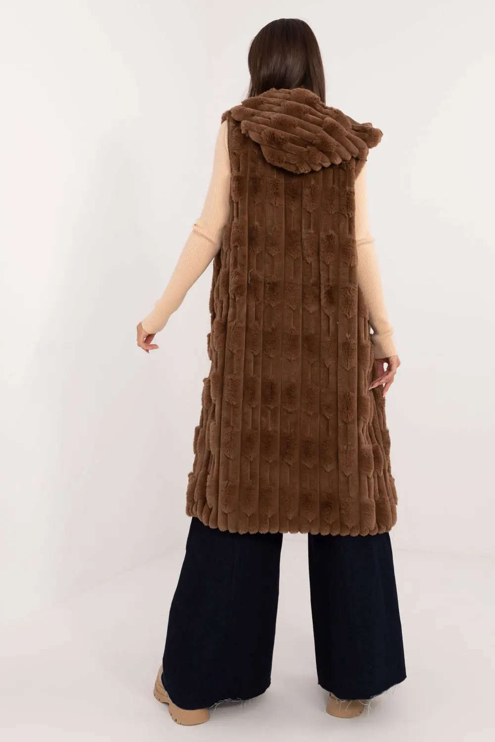 Gilet en fausse fourrure brun à capuche – Image 3