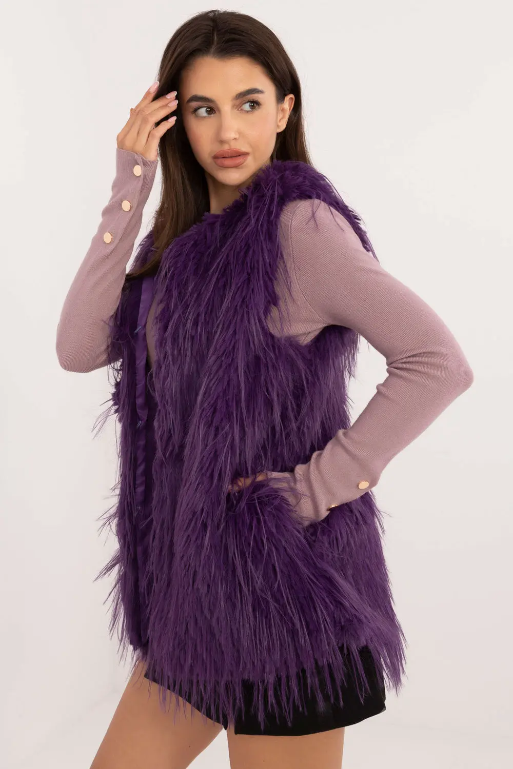 Gilet en fausse fourrure violet à capuche – Image 2