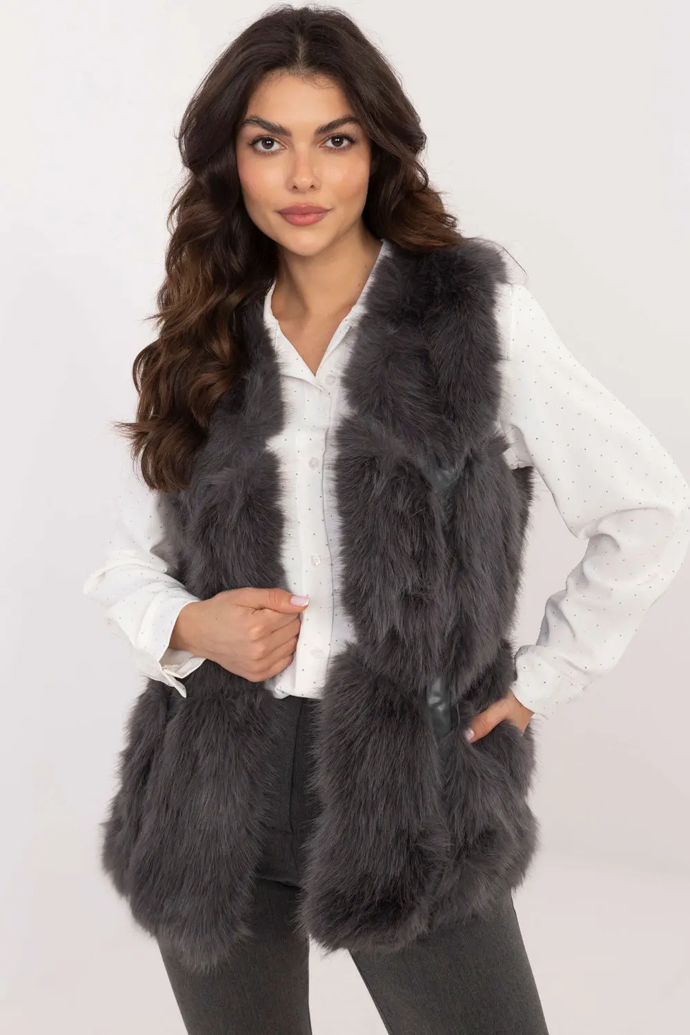 Gilet en fausse fourrure gris à capuche