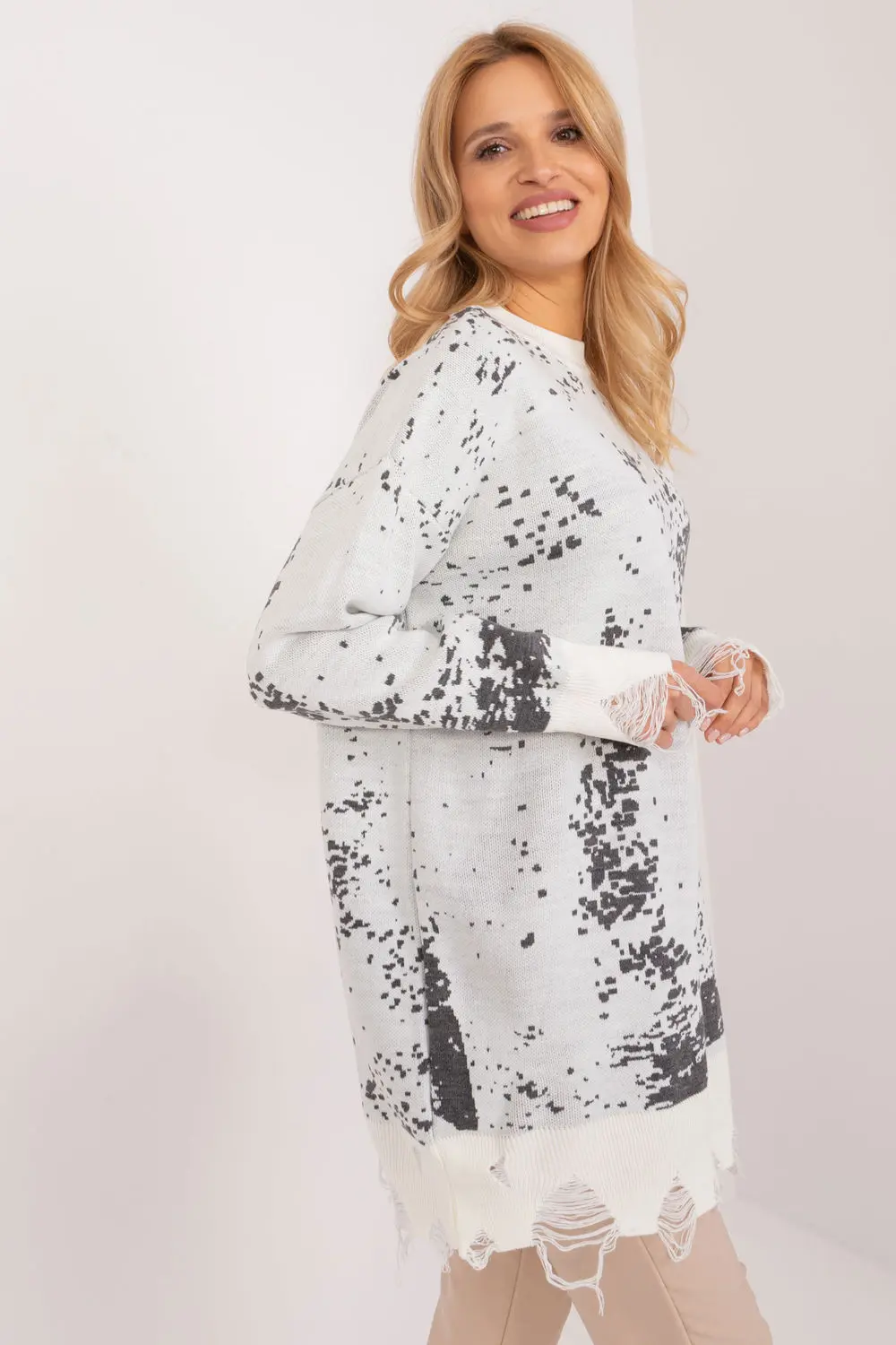 Chandail oversize beige – Image 2