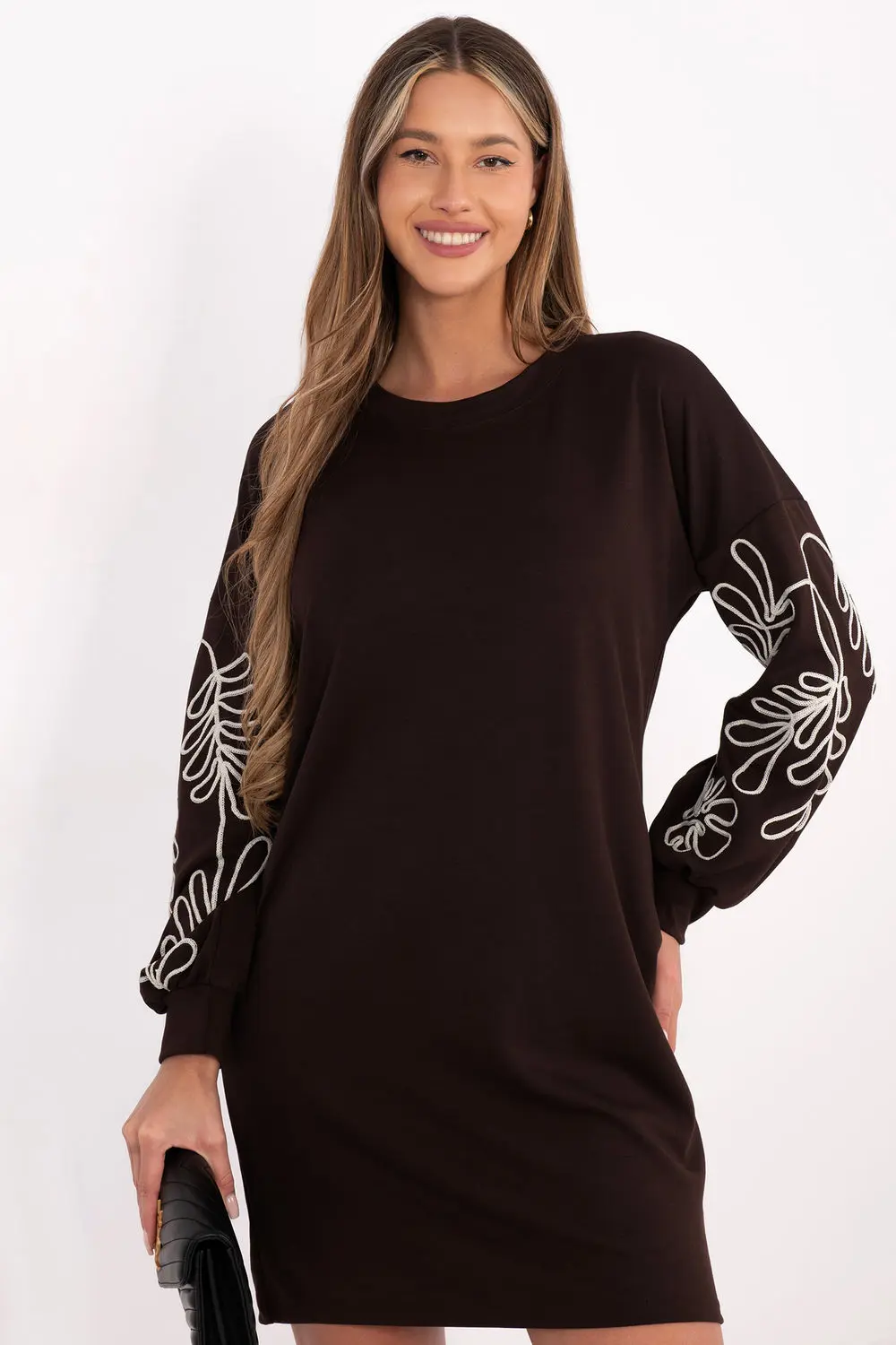 Robe brune à manches longues