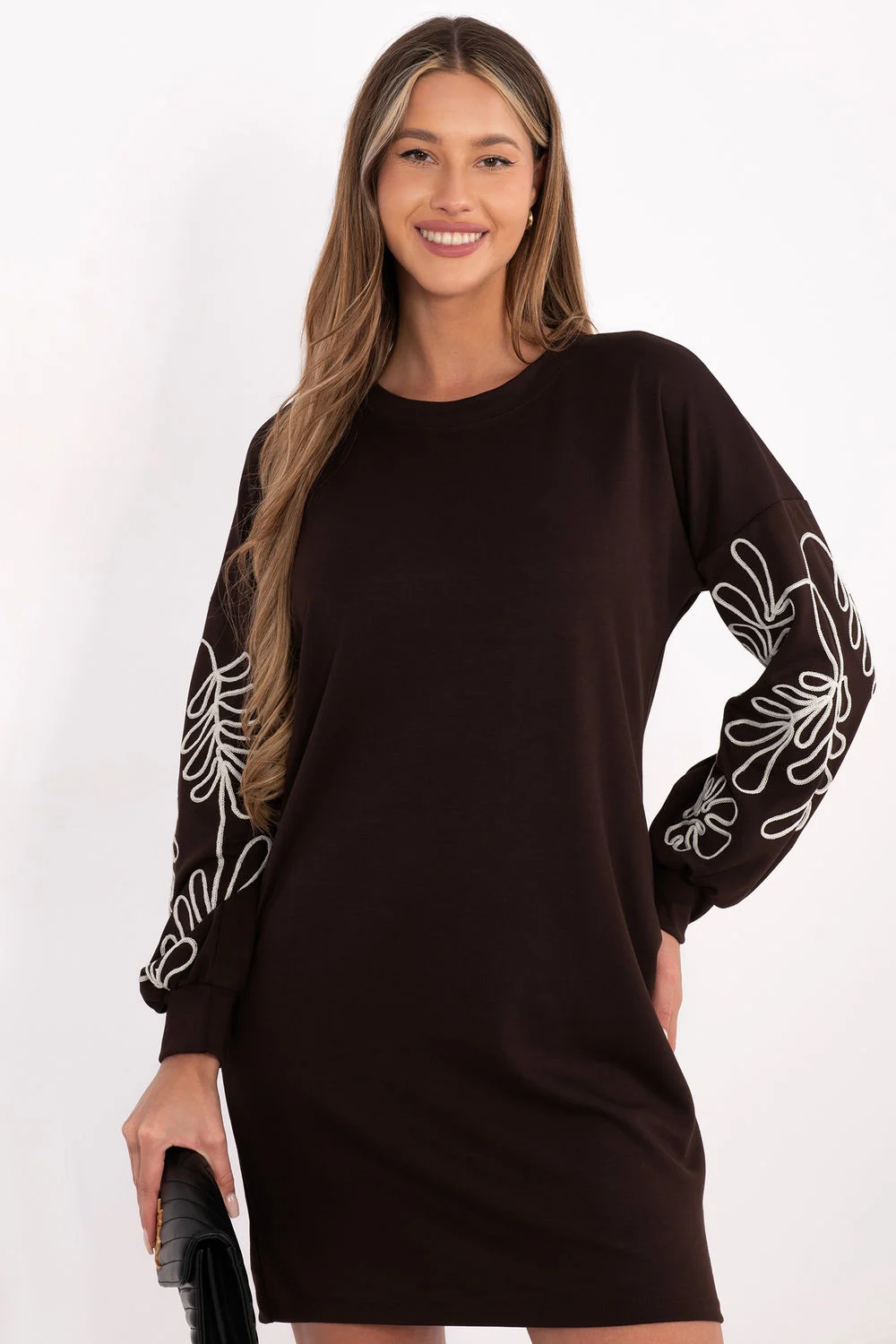 Robe brune à manches longues