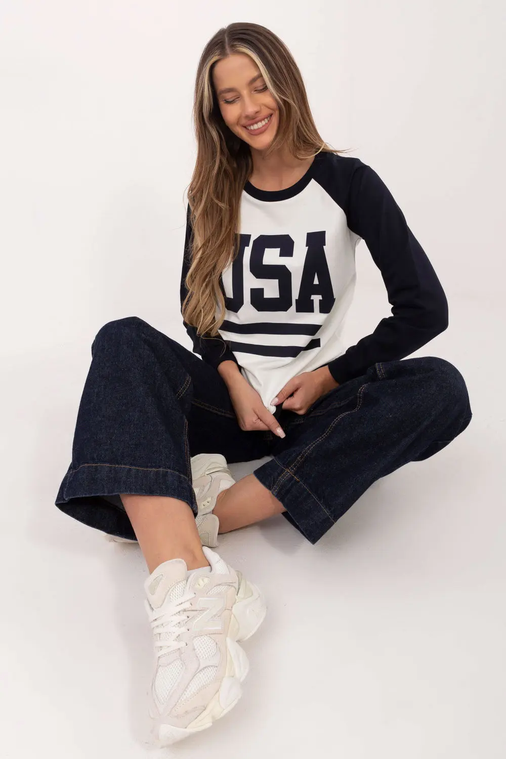 Sweatshirt bleu marine à manches longues – Image 2
