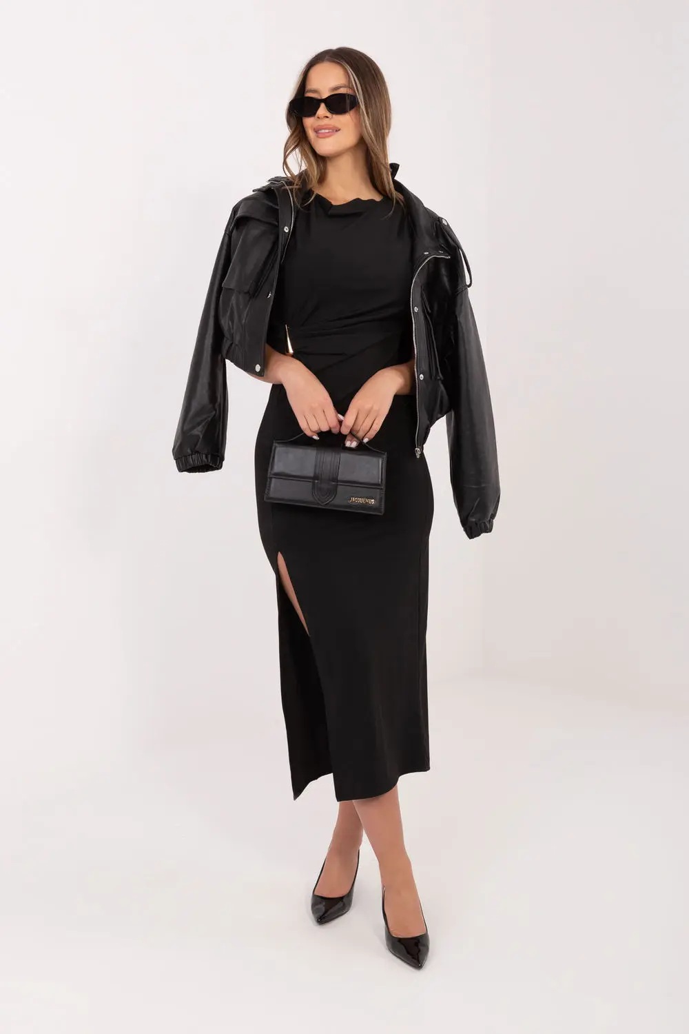 Robe de cocktail midi noire fendue