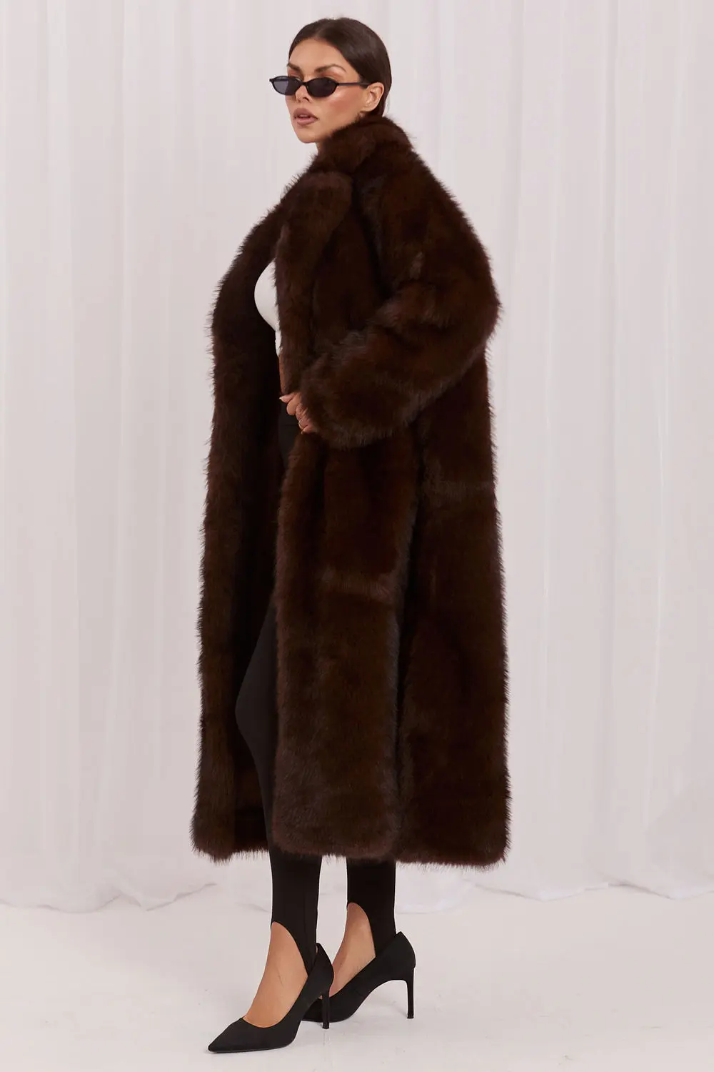 Manteau en fausse fourrure brun – Image 2