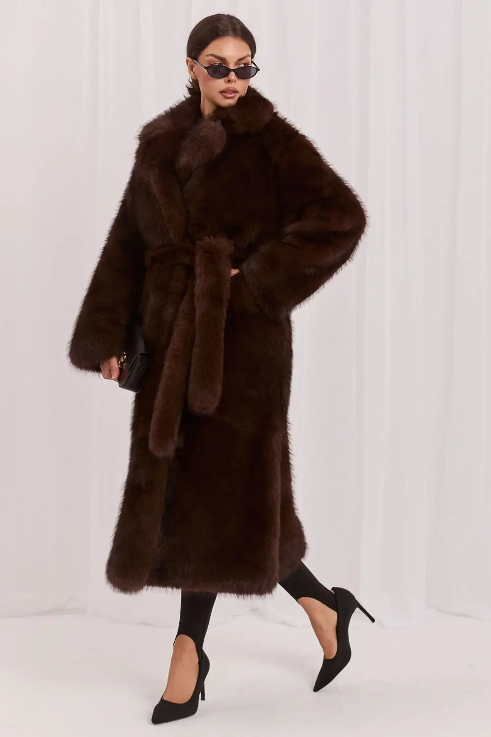 Manteau en fausse fourrure brun – Image 3