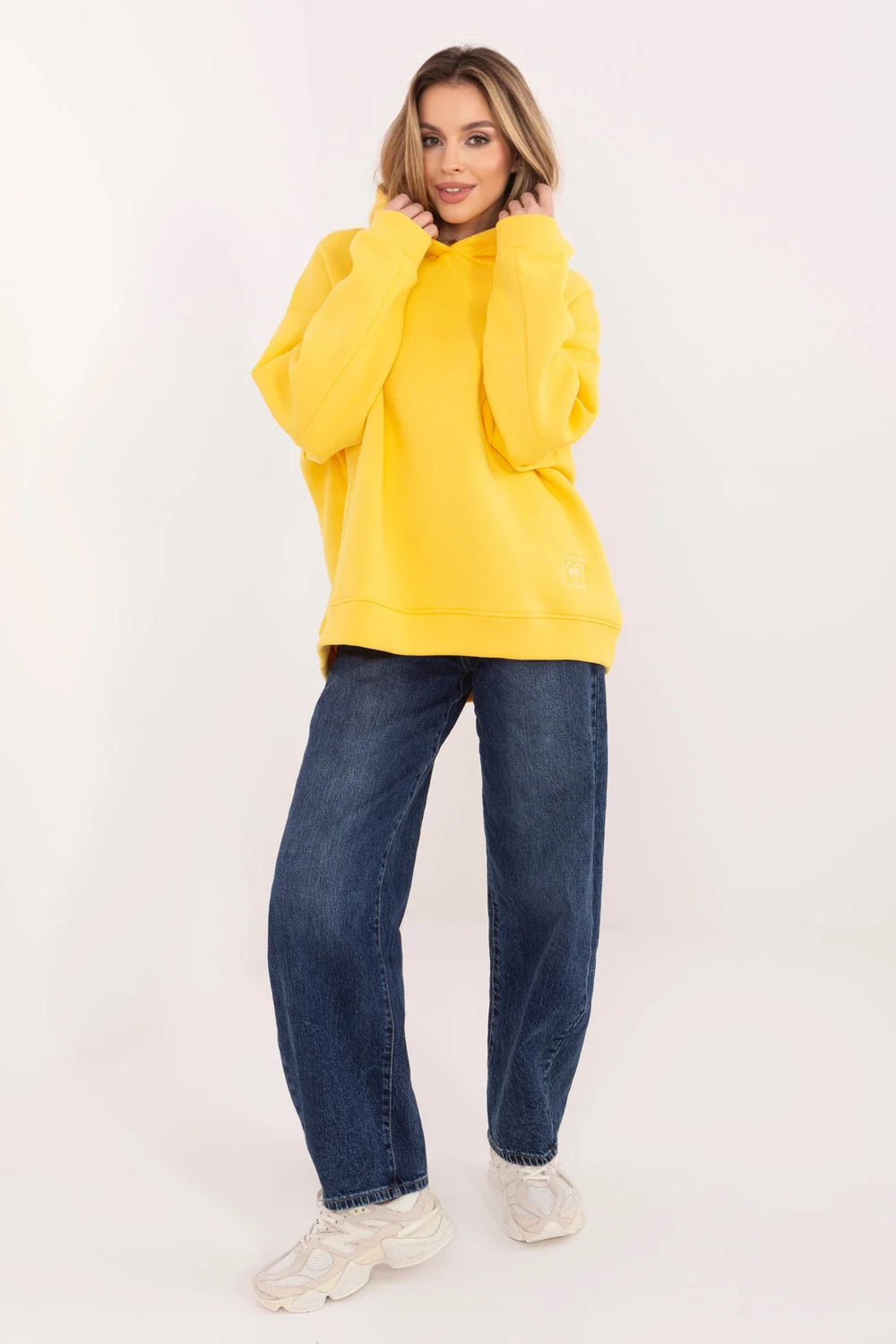 Sweatshirt à capuche jaune en coton – Image 2