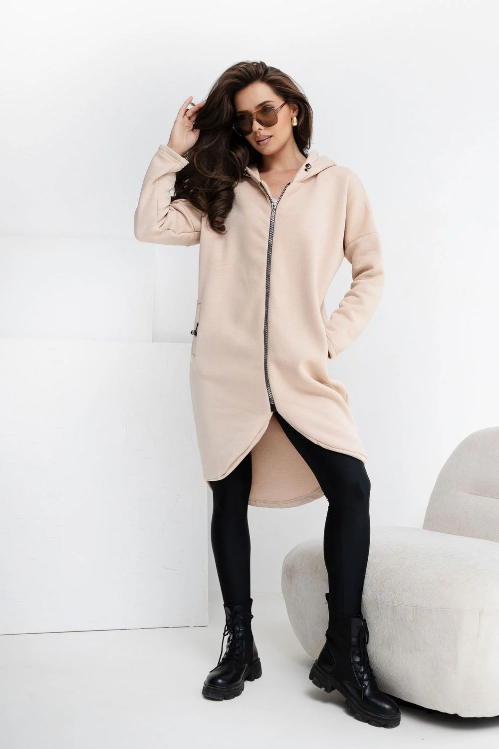 Sweatshirt à capuche beige en coton