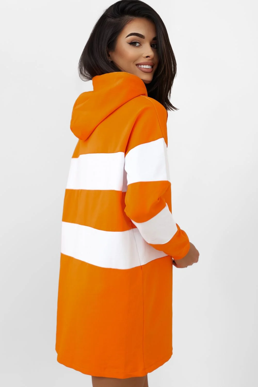 Sweatshirt à capuche orange brodé – Image 3