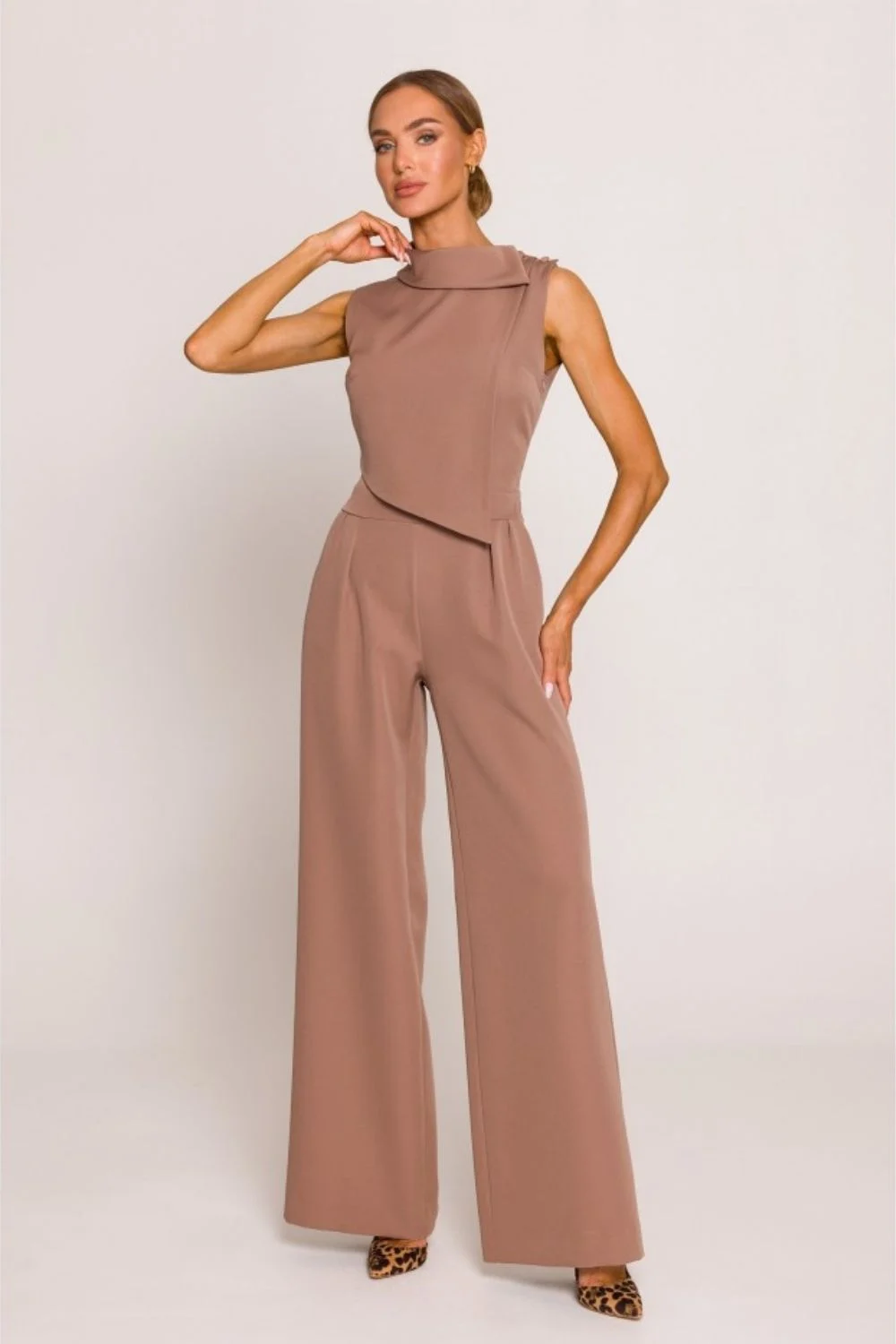 Combinaison brune à jambes larges