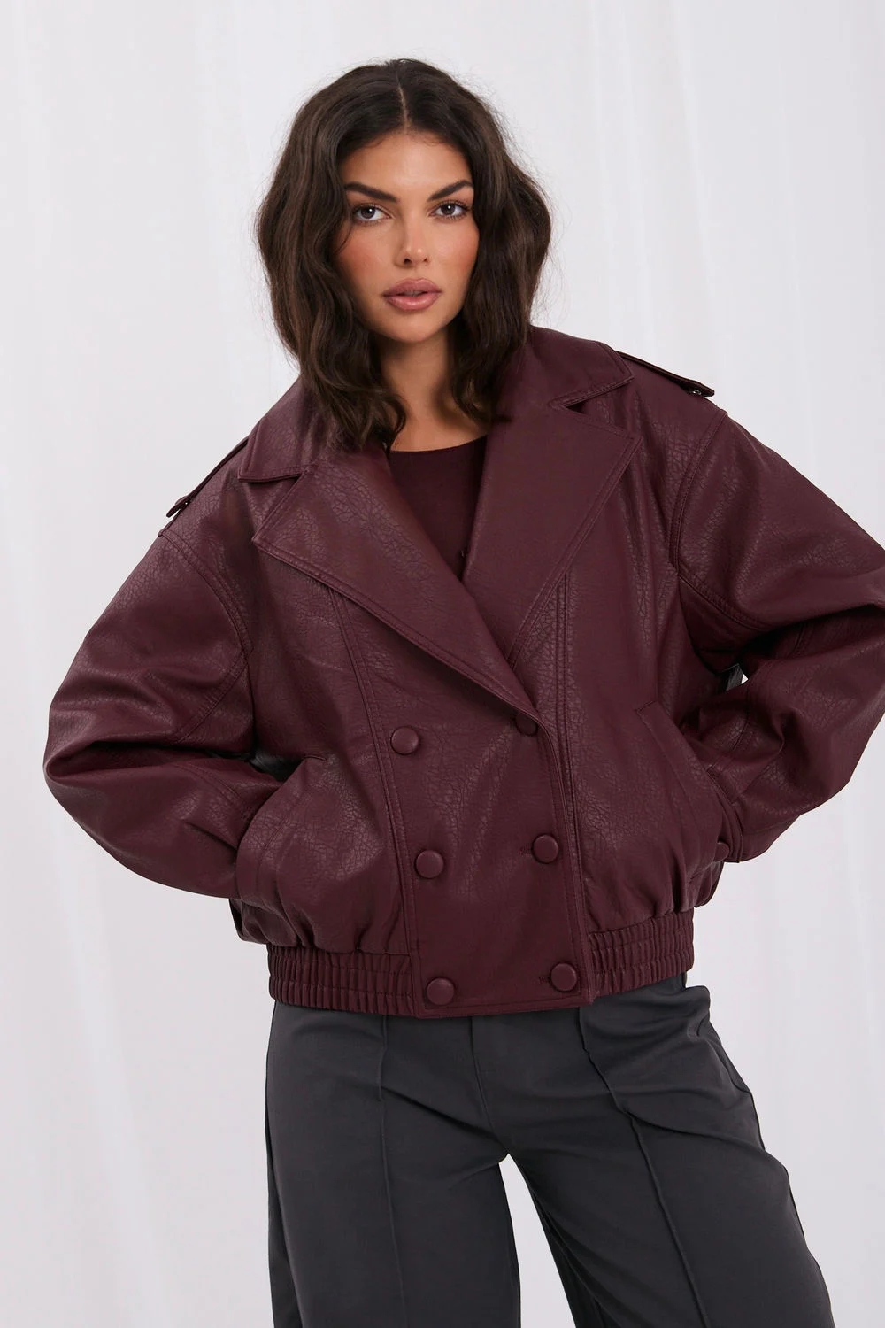 Veste en fausse fourrure rouge