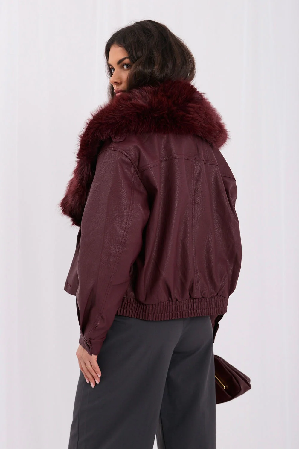 Veste en fausse fourrure rouge – Image 3