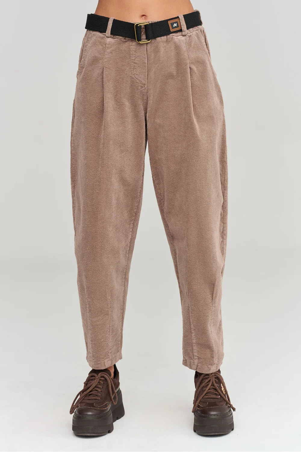Pantalon beige en velours côtelé