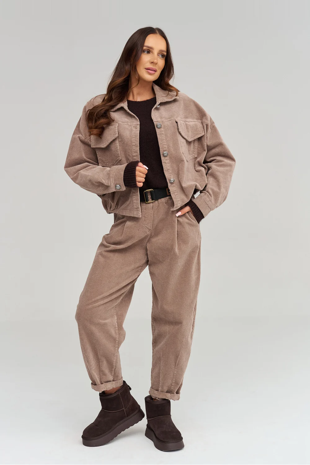 Pantalon beige en velours côtelé – Image 2