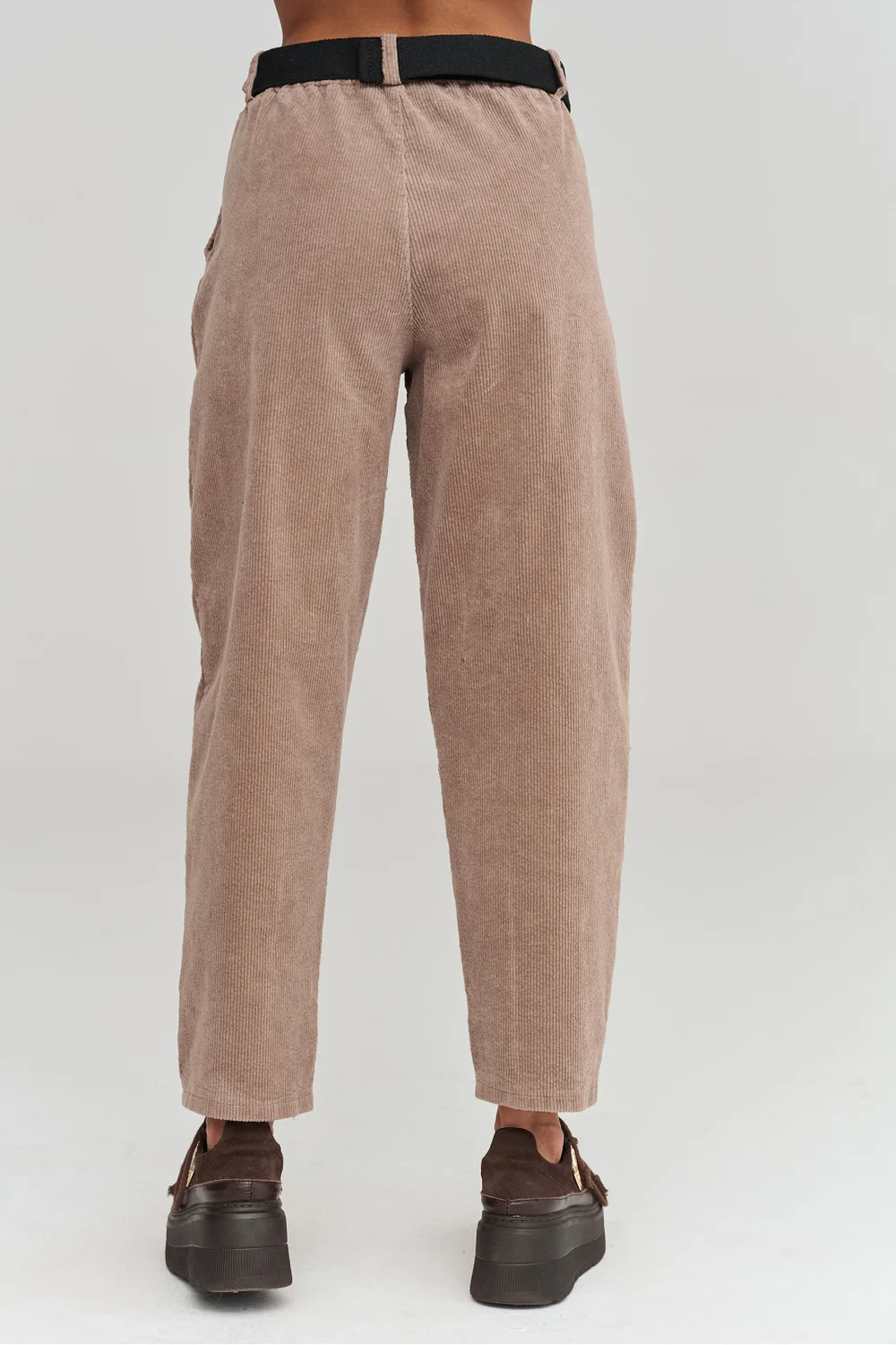 Pantalon beige en velours côtelé – Image 3