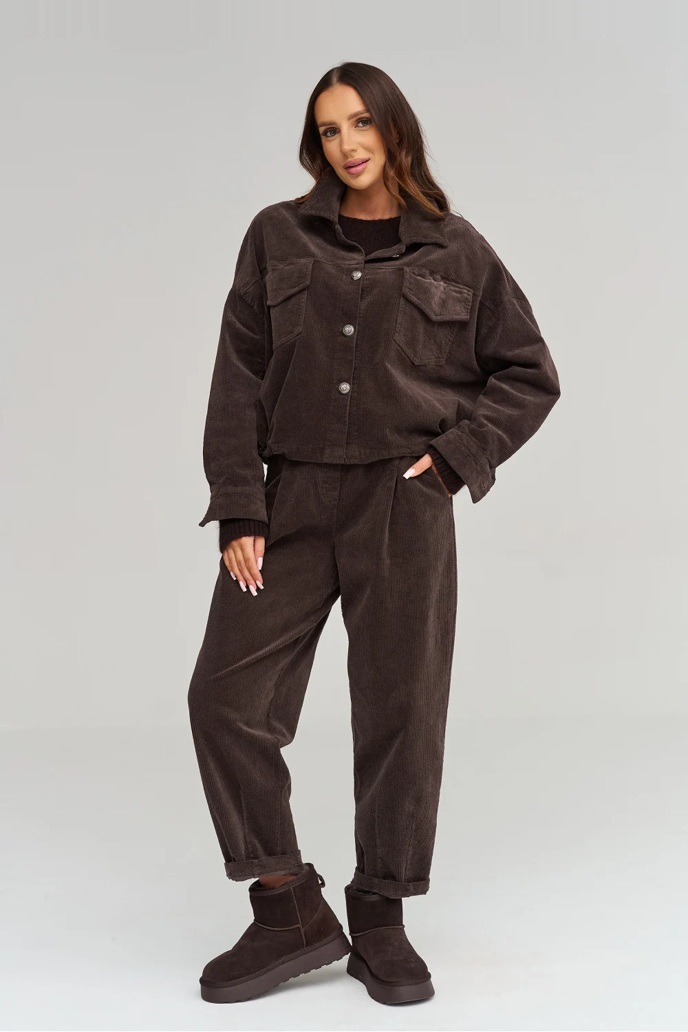 Pantalon brun en velours côtelé – Image 2
