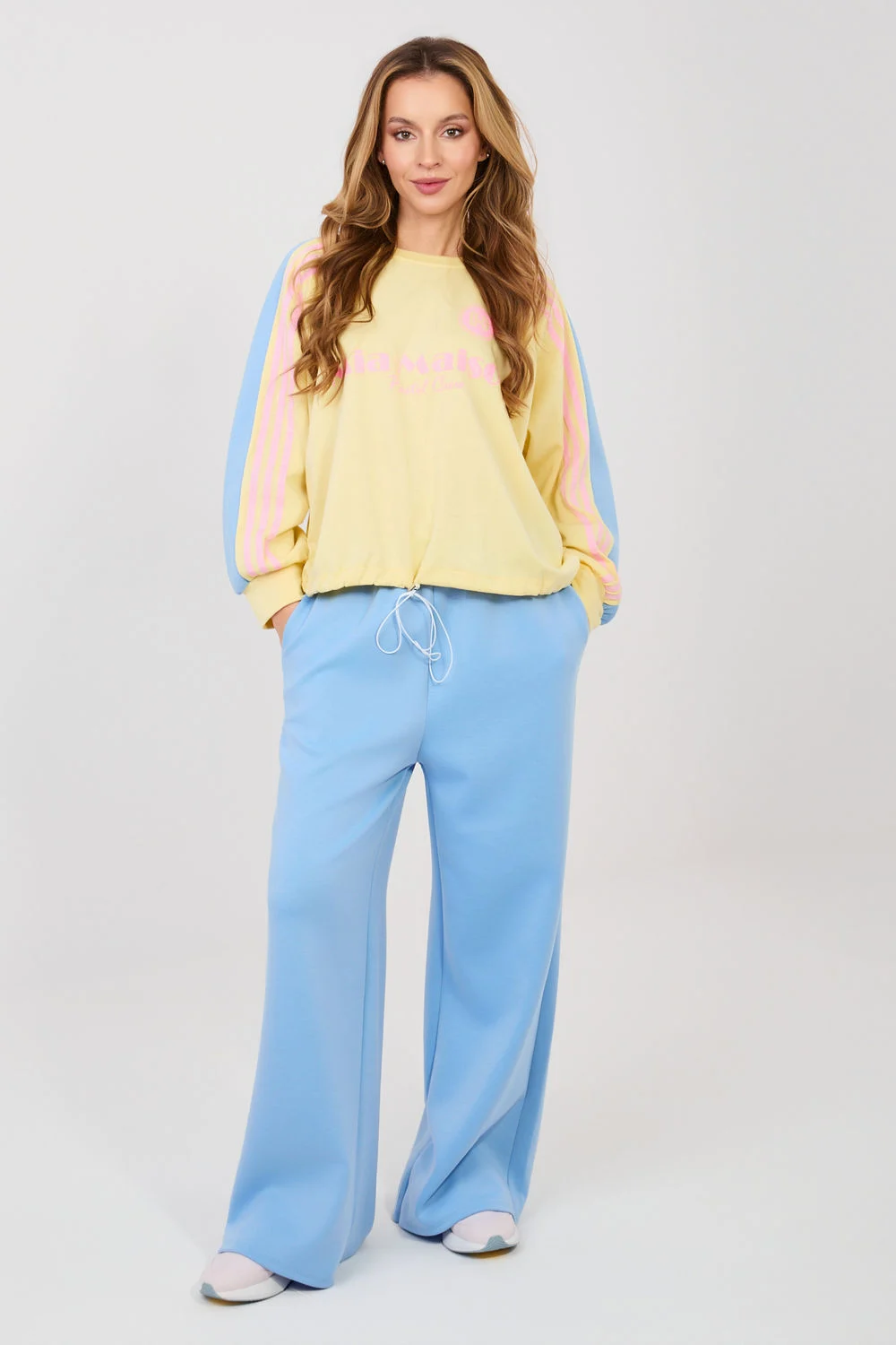Ensemble sweat bleu