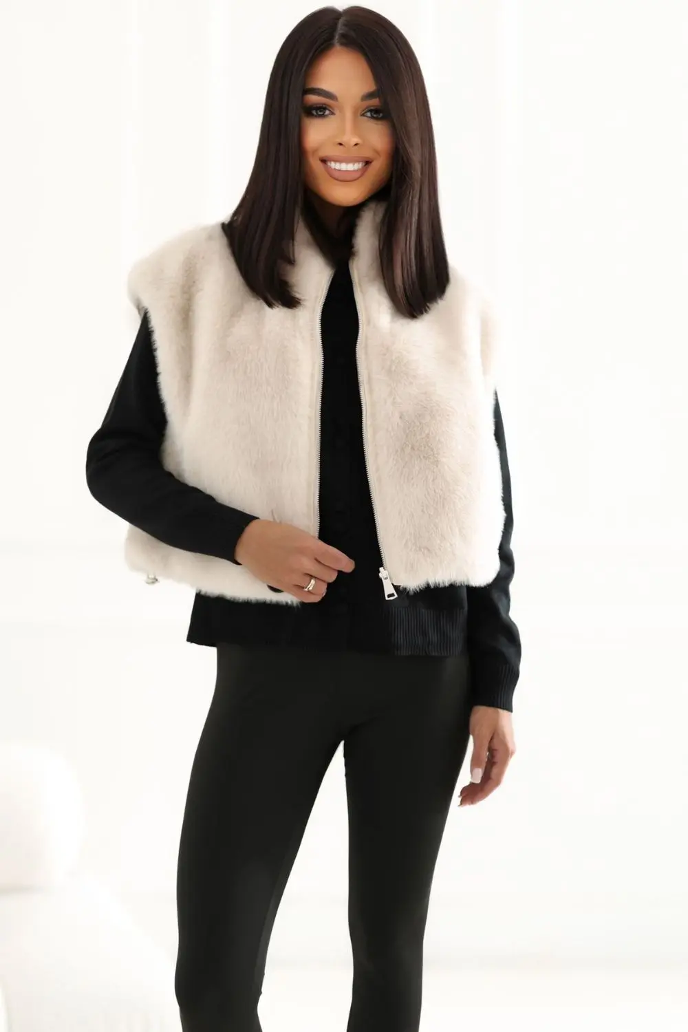 Gilet matelassé beige col montant – Image 3