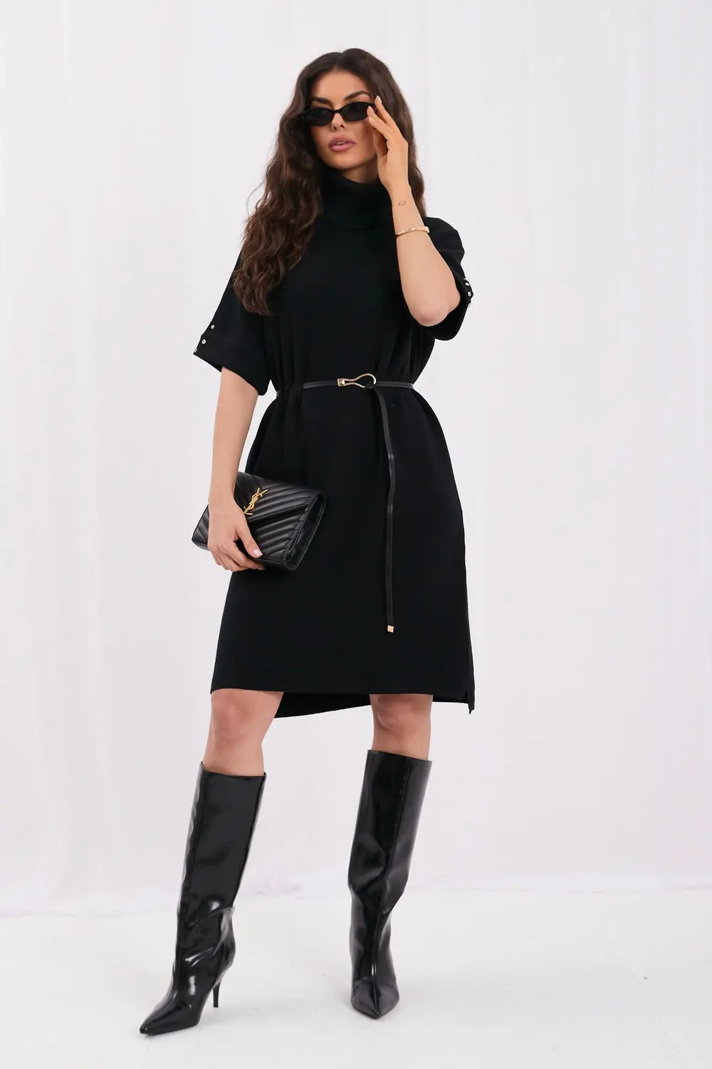 Robe pull oversize noire col roulé