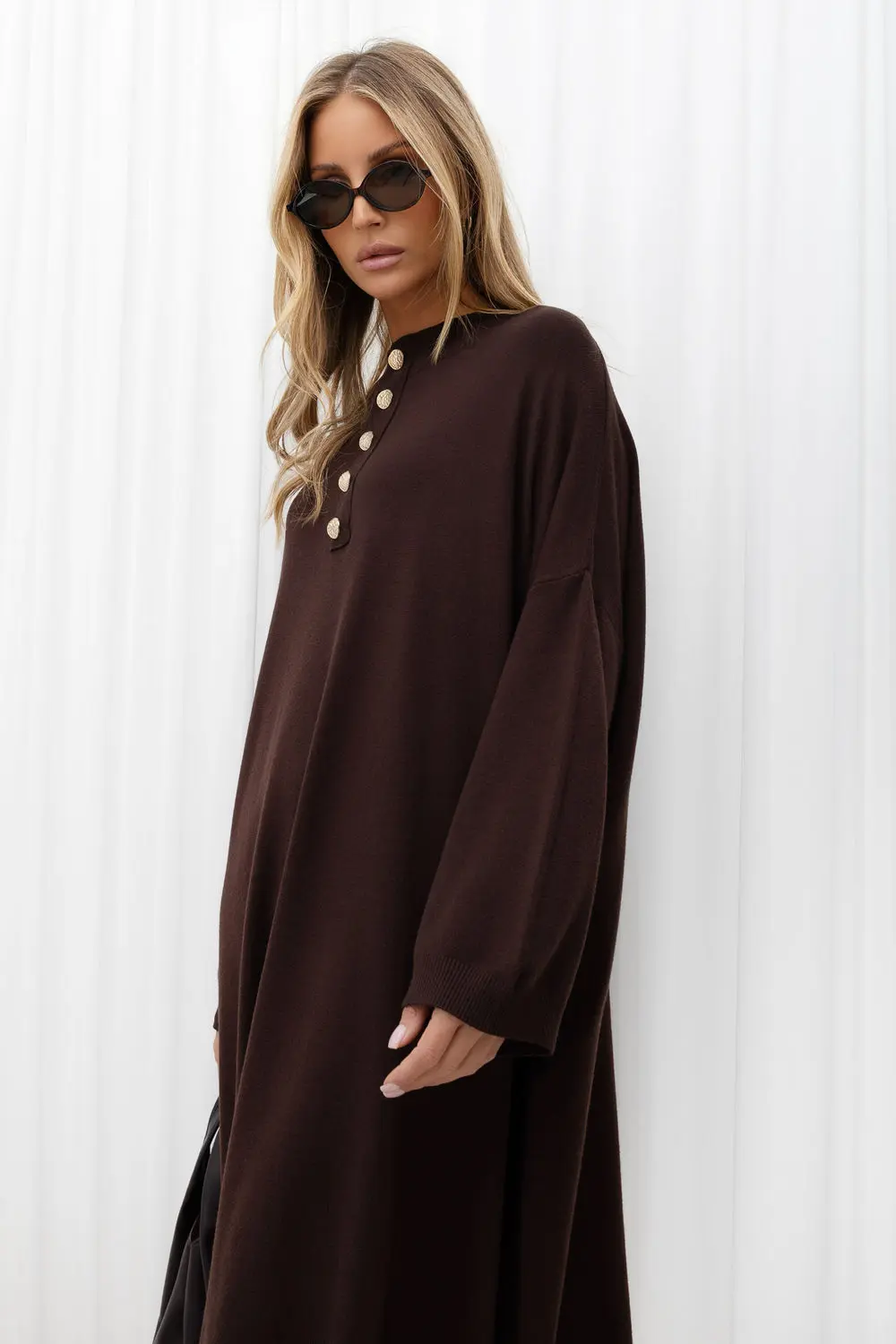 Robe pull oversize brune à manches longues
