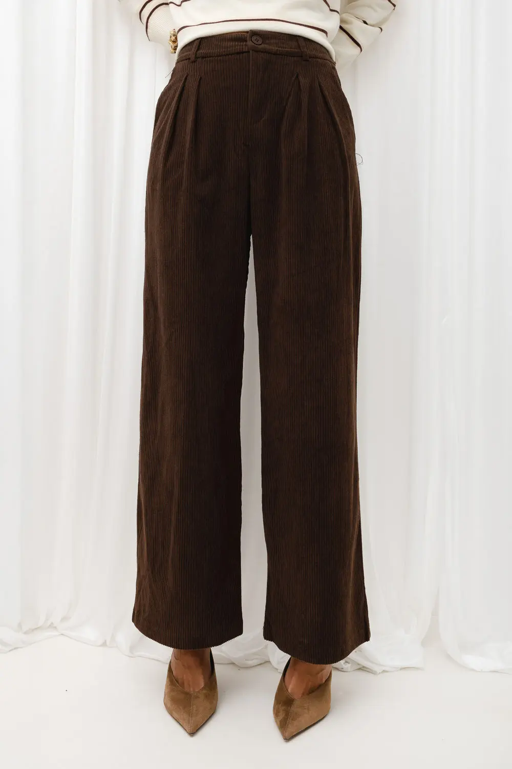 Pantalon large brun en velours côtelé