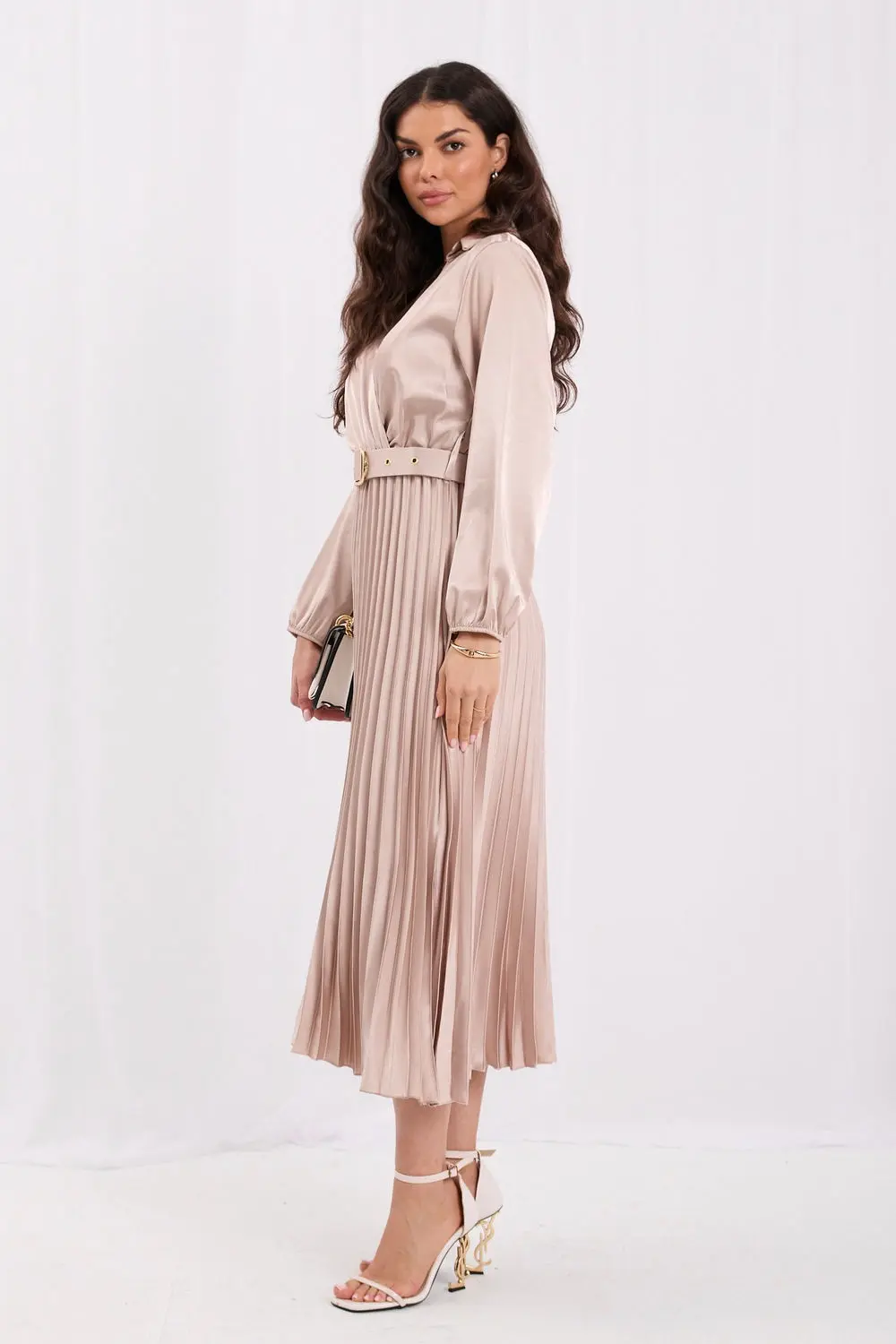 Robe de cocktail midi évasée beige – Image 3