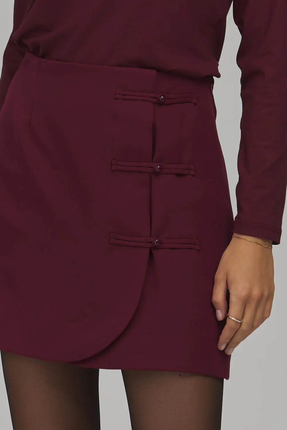 Jupe courte évasée rouge – Image 4