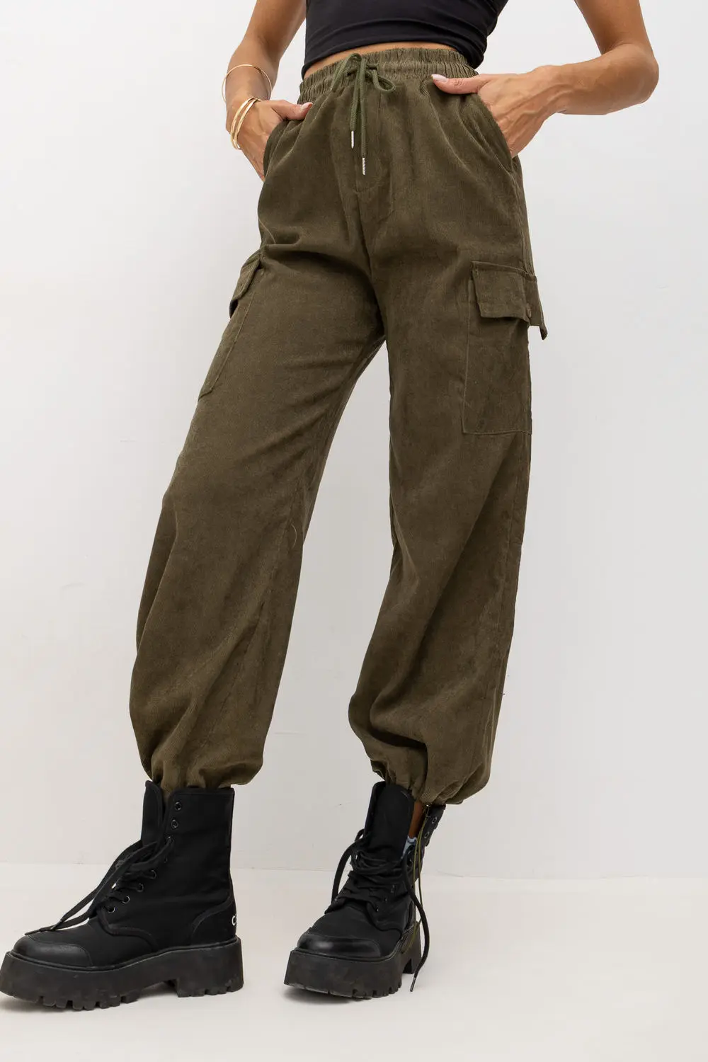 Pantalon vert en velours côtelé