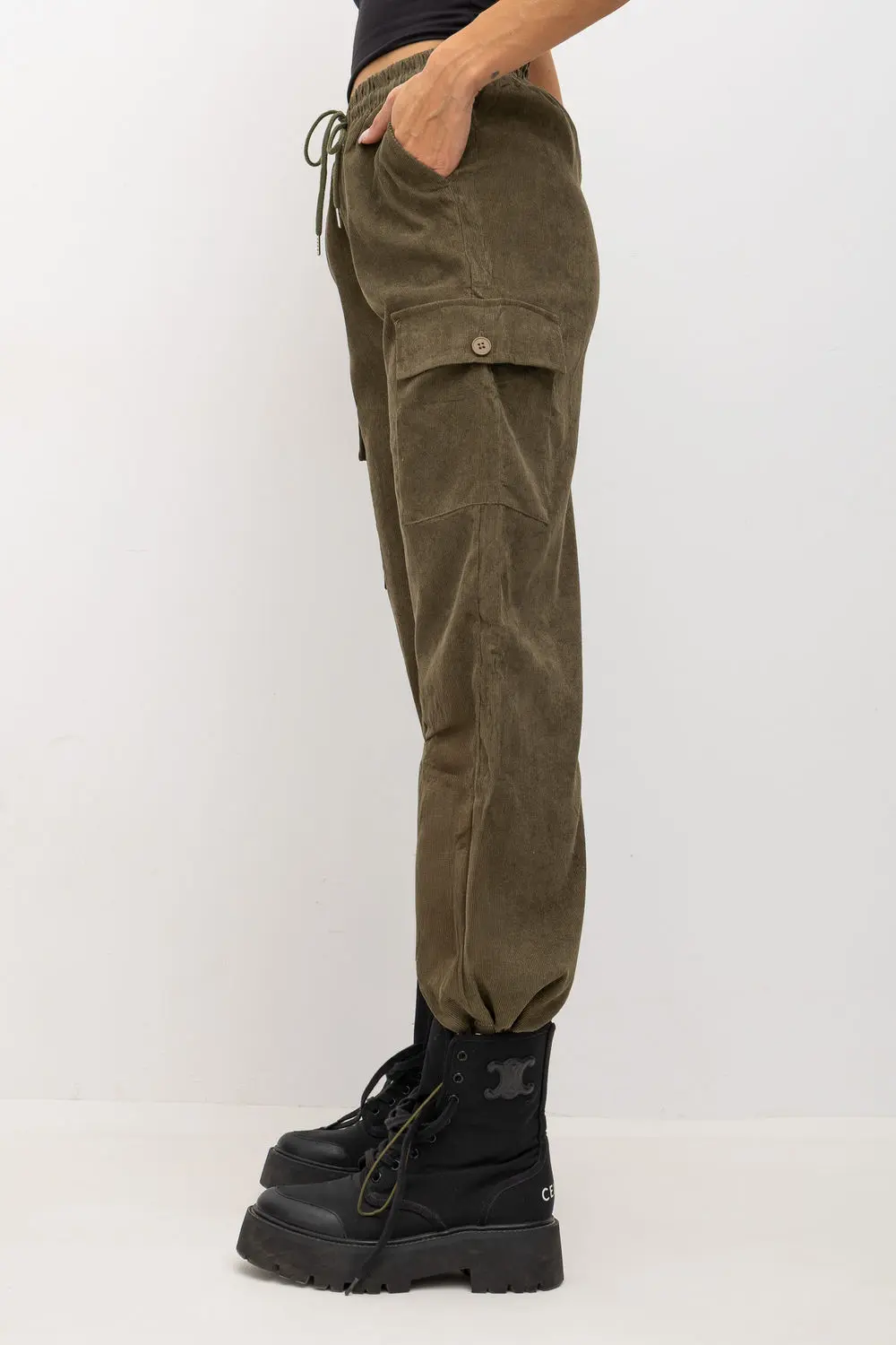 Pantalon vert en velours côtelé – Image 3