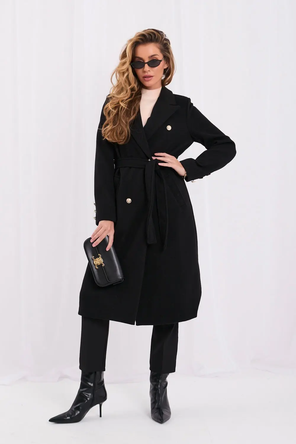 Manteau noir à double boutonnage
