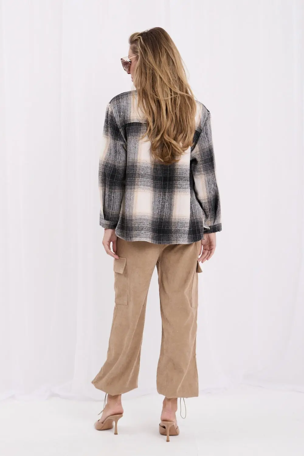 Pantalon brun en velours côtelé – Image 3