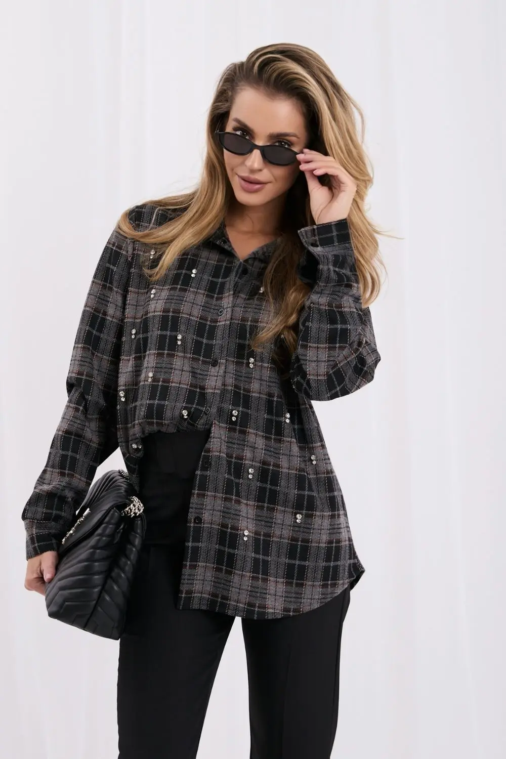 Chemise manche longue noire à carreaux – Image 2