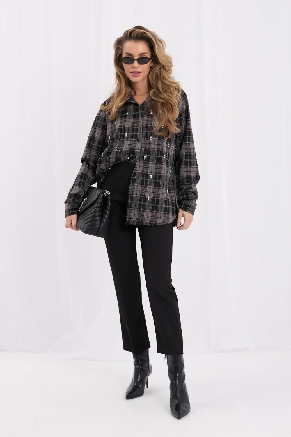Chemise manche longue noire à carreaux – Image 3