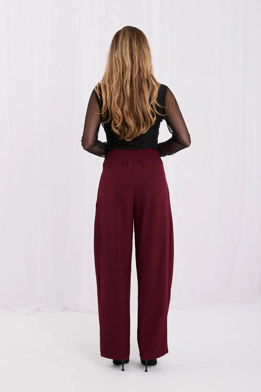 Pantalon large rouge à plis