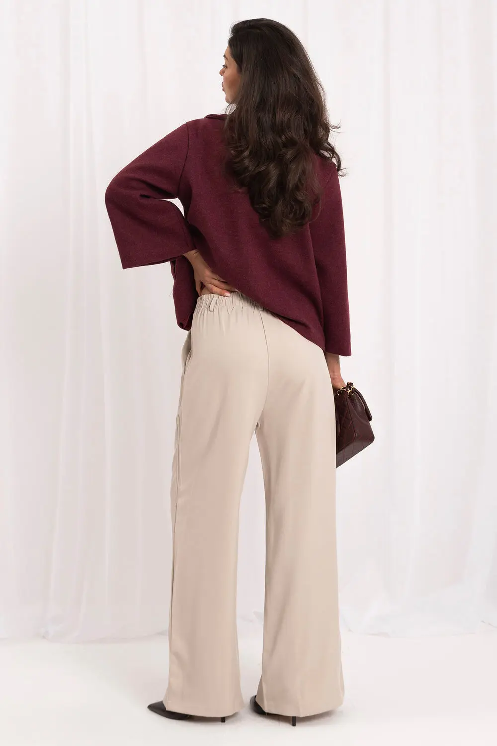 Pantalon large beige à plis – Image 3