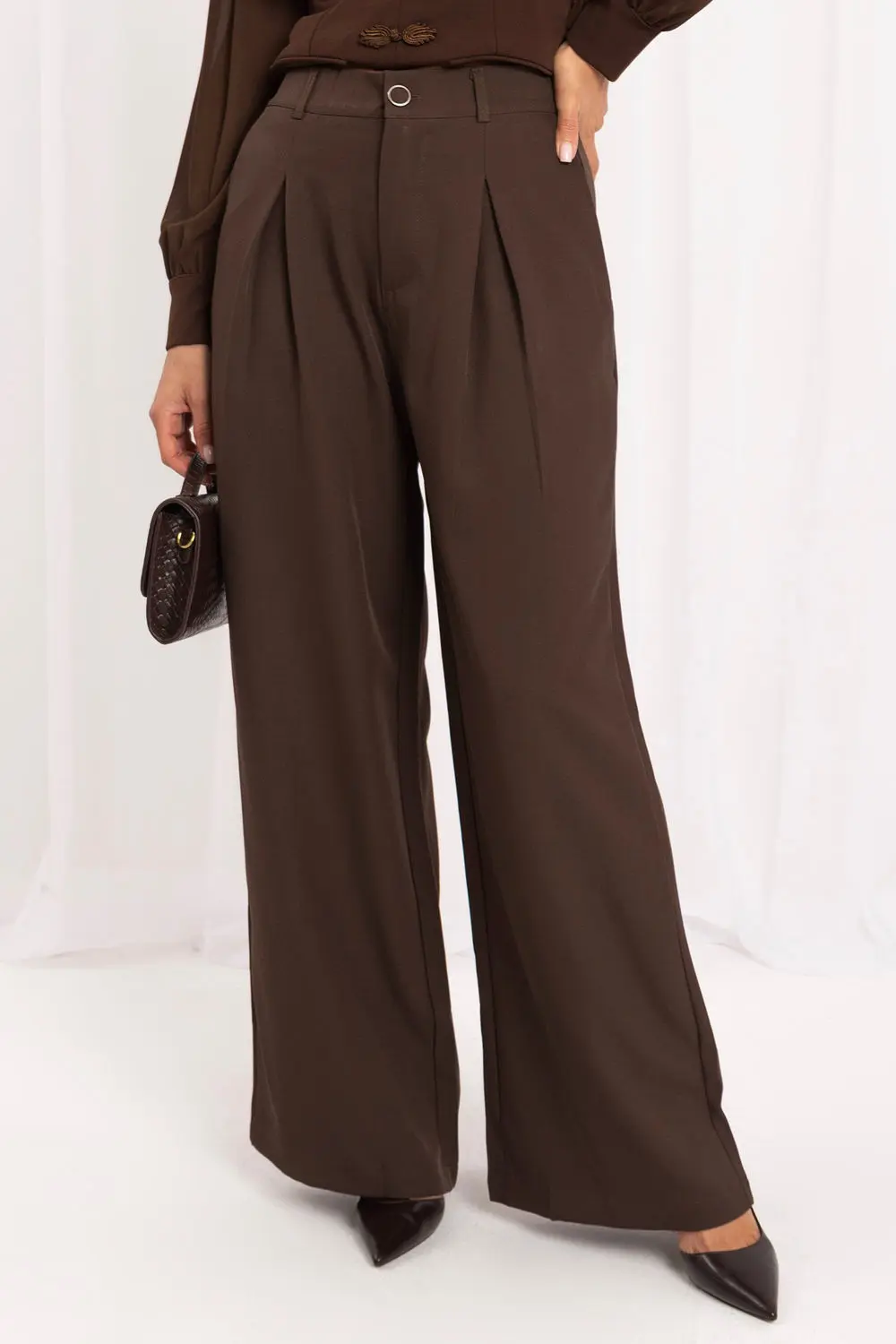 Pantalon large brun à plis