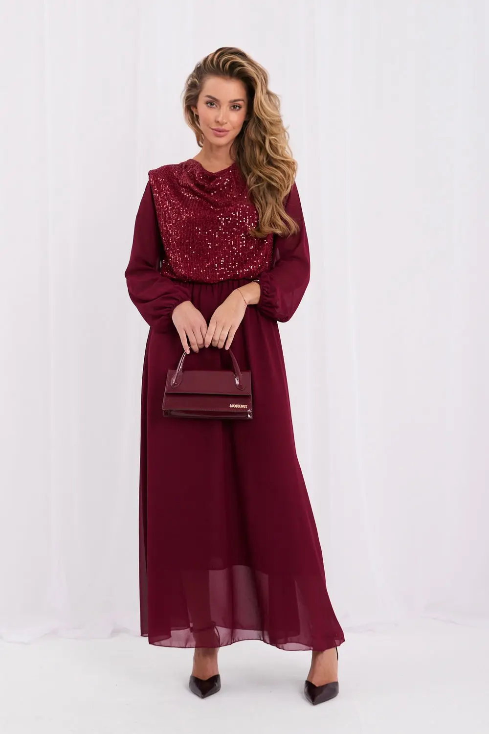 Robe longue évasée rouge à sequins