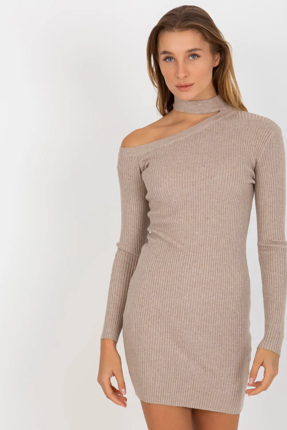 Robe beige à manches longues
