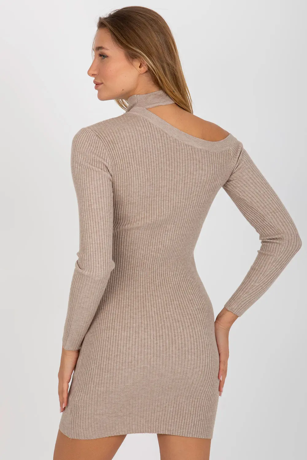 Robe beige à manches longues – Image 3